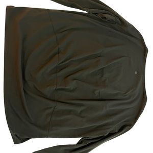 Lululemon Women's Size 10 Black Back In Action Long Sleeve Boat Neck Activewear